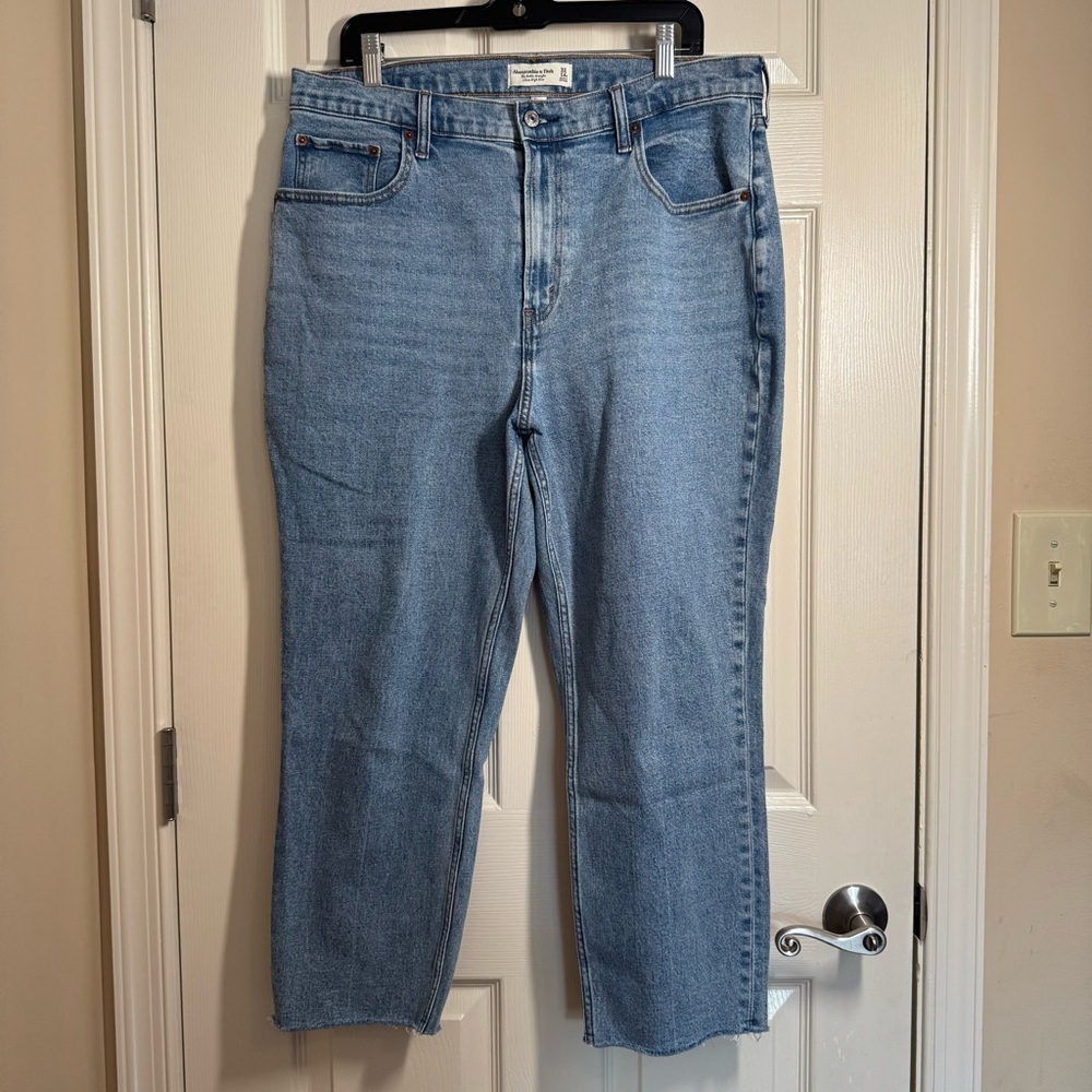 Abercrombie And Fitch Curve Love The 90’s Relaxed Jean High School Rise 32/14